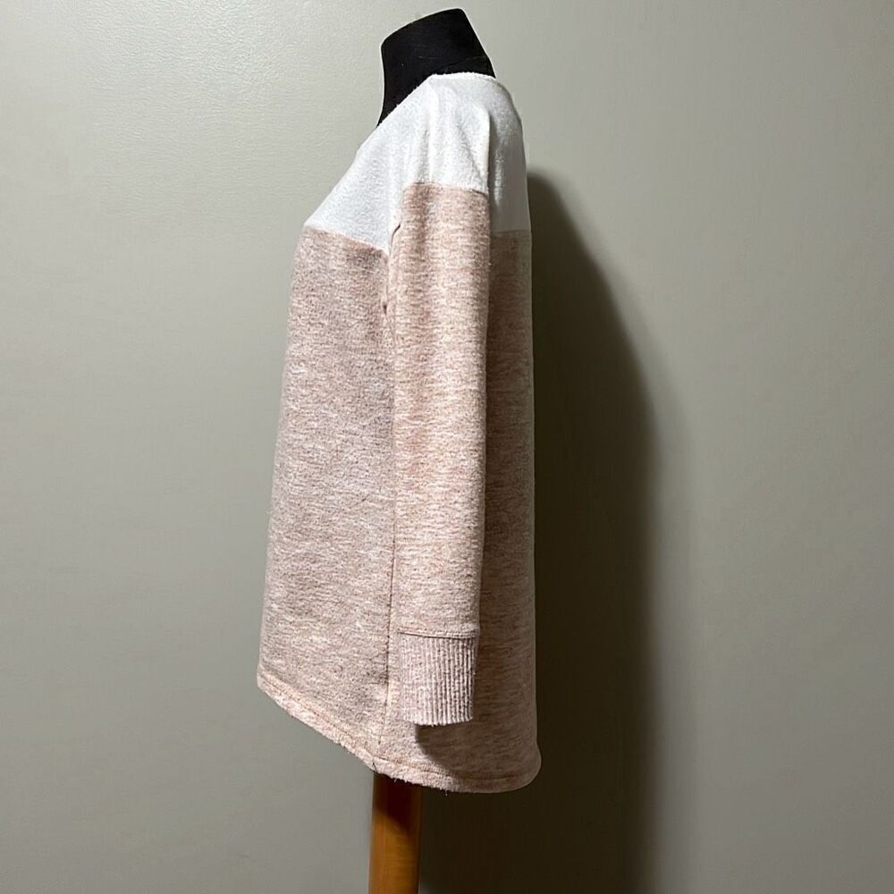 Liz Claiborne Women's Beige White Colorblock Long Sleeve Pullover Sweater - Picture 3 of 5